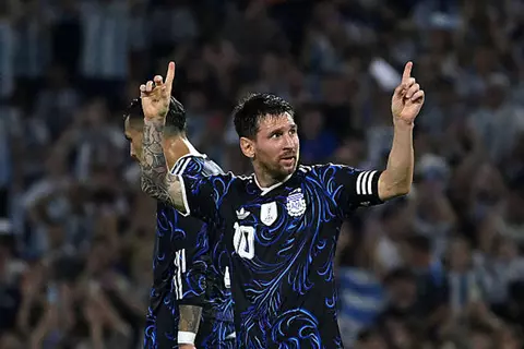 قد تكون المباراة الأخيرة في بلاده.. ميسي يقود الأرجنتين لاكتساح زامبيا وديًا